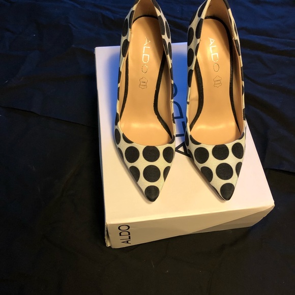 Polka Dot Pumps - Picture 3 of 7